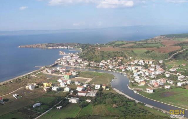 13-ÇANAKKALE BİGA KEMERDE EŞSİZ DENİZ MANZARALI ASFALT CEPHELİ ARAZİ